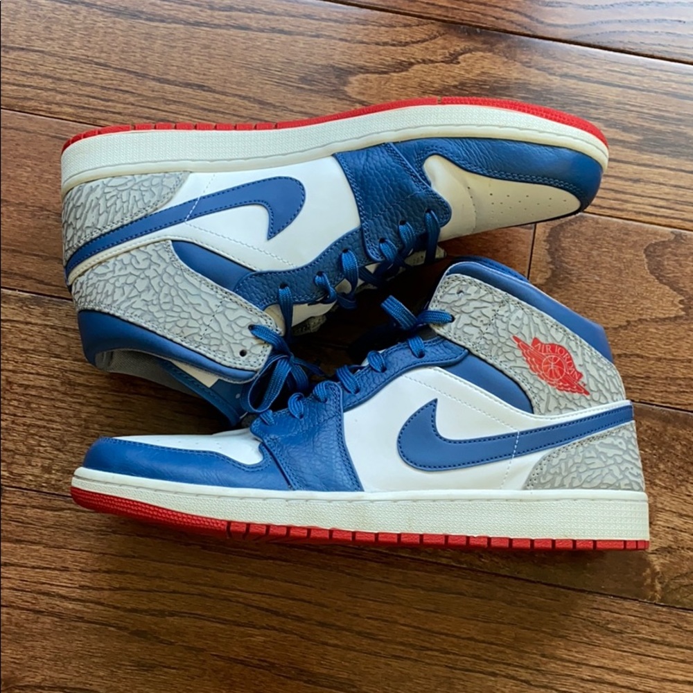 Jordan 1 mid